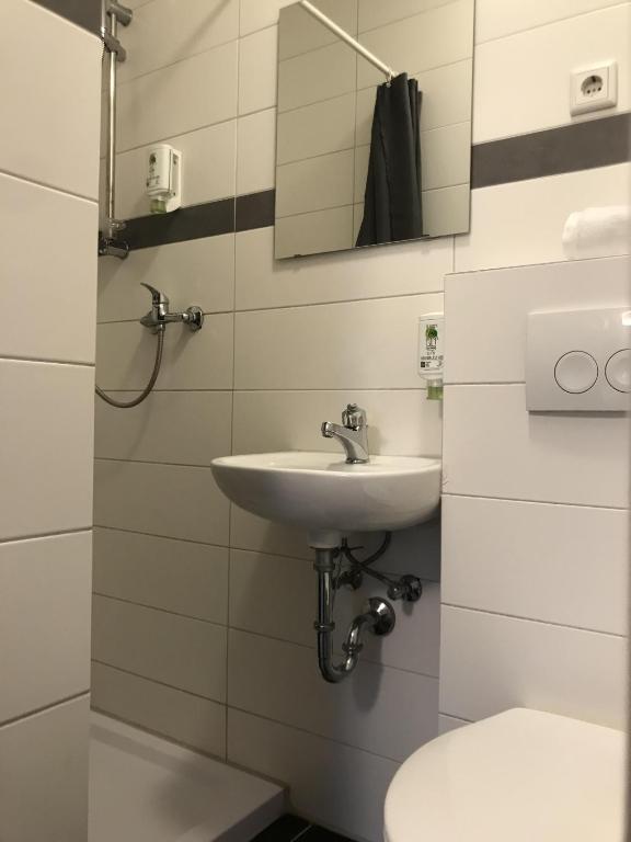 RENTApartment Düsseldorf room 6